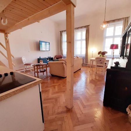 Central Loft Apartment Μπρασόβ Εξωτερικό φωτογραφία